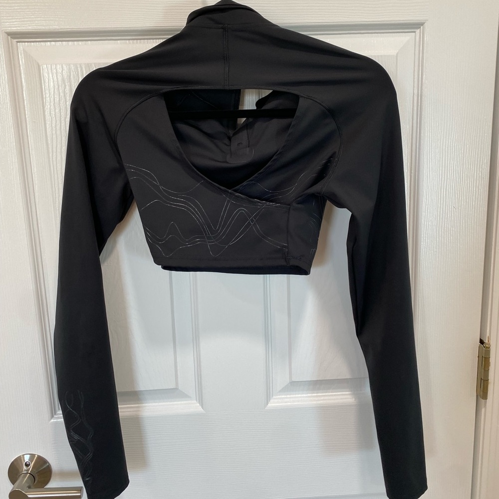 Black crop top